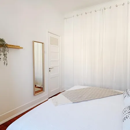 Homestay Soar L Fonte Luminosa L Lisbon