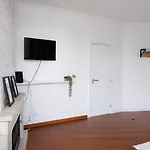 Homestay Soar L Olivais Airport L Premium Climate Comfort & Quick Airport Access Lisbon